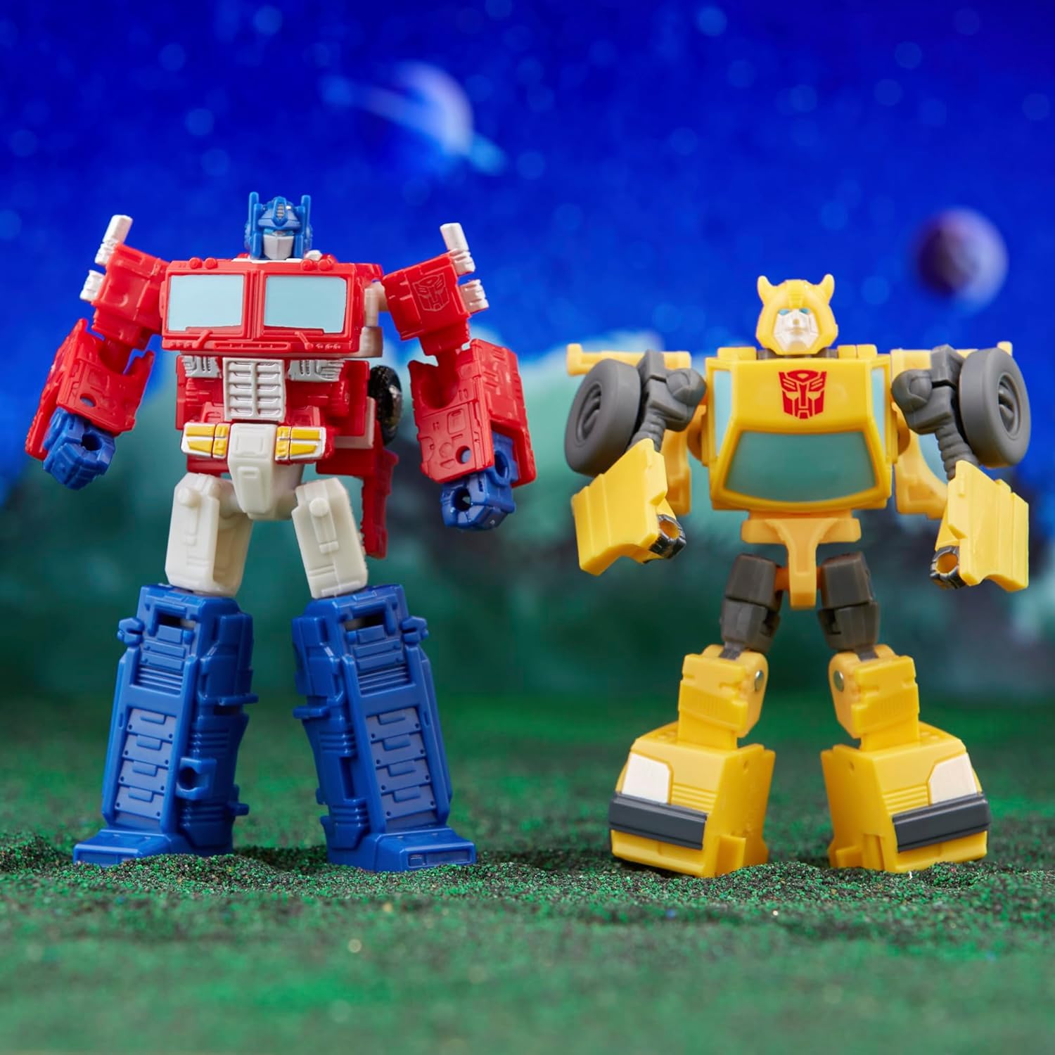 Transformers Legacy  Core Optimus Prime & Bumblebee